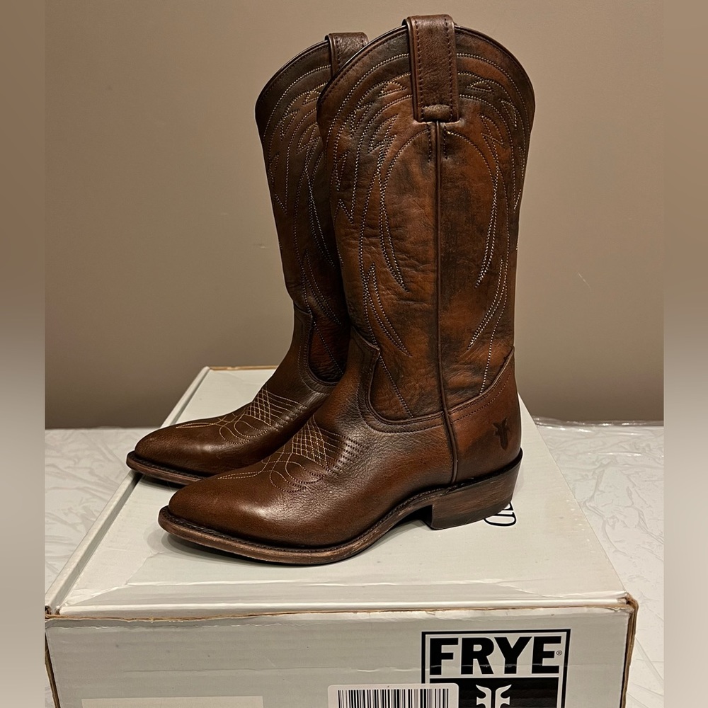 FRYE Billy Pull On 6.5 Brown NEW IN BOX